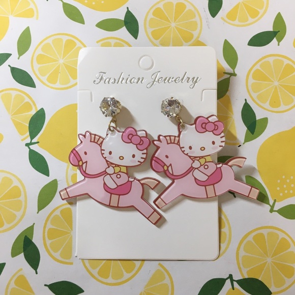 🍊NWT Sanrio Hello Kitty Pink Horse CZ Earrings - Picture 5 of 9